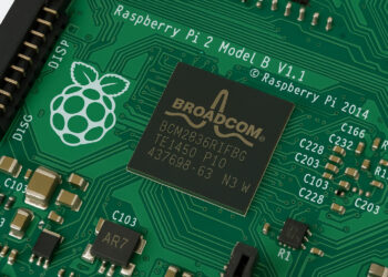 Broadcom 200G Co-Packaged Optics technology powering high-speed AI data centers with energy-efficient optical networking