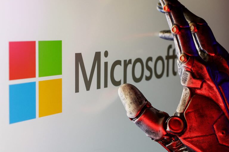 Microsoft and OpenAI partnership 2025 – AI alliance under tension and tech power struggle