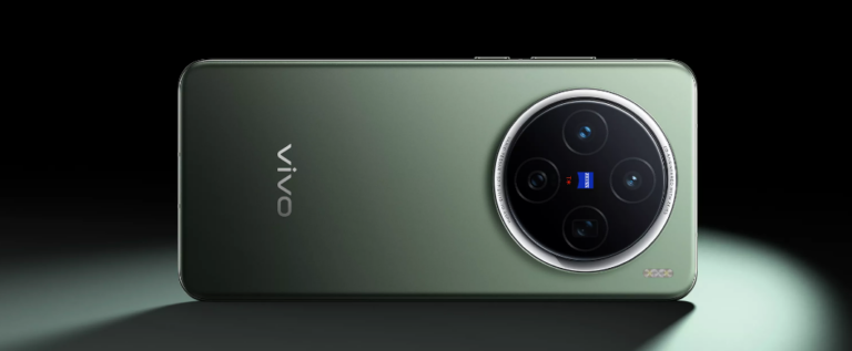 Vivo X200T smartphone first look with compact design and ZEISS camera system